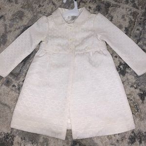 Cute white and elegant baby coat! 🤍